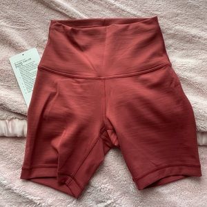 [SOLD] nwt lululemon wunder train HR short 6”